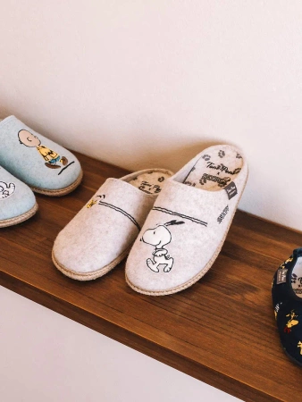 KAPCIE TONI PONS SNOOPY CRU