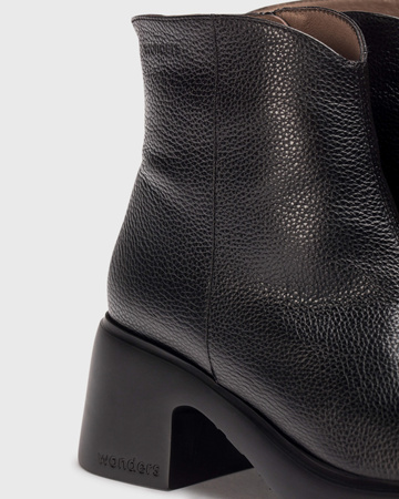 BOTKI WONDERS E-7125 BLACK